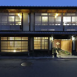 Ryokan Izuyasu Traditional Serving Cuisine